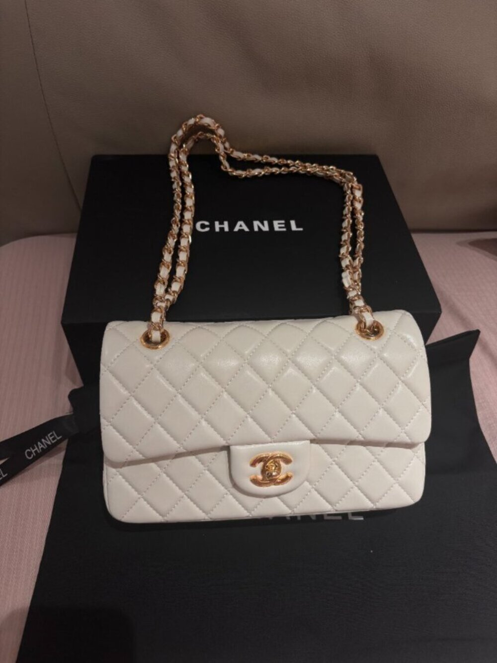 Pre-Owned Chanel Medium Classic Flap White Lambskin with Full Set